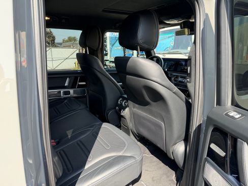 Used 2022 Mercedes-Benz G 550 image 12