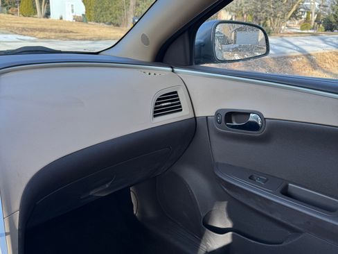 Used 2010 Chevrolet Malibu LS image 13