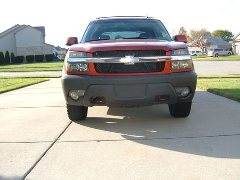 Used 2003 Chevrolet Avalanche 4x4 w/ Suspension Package, Off-Road image 5