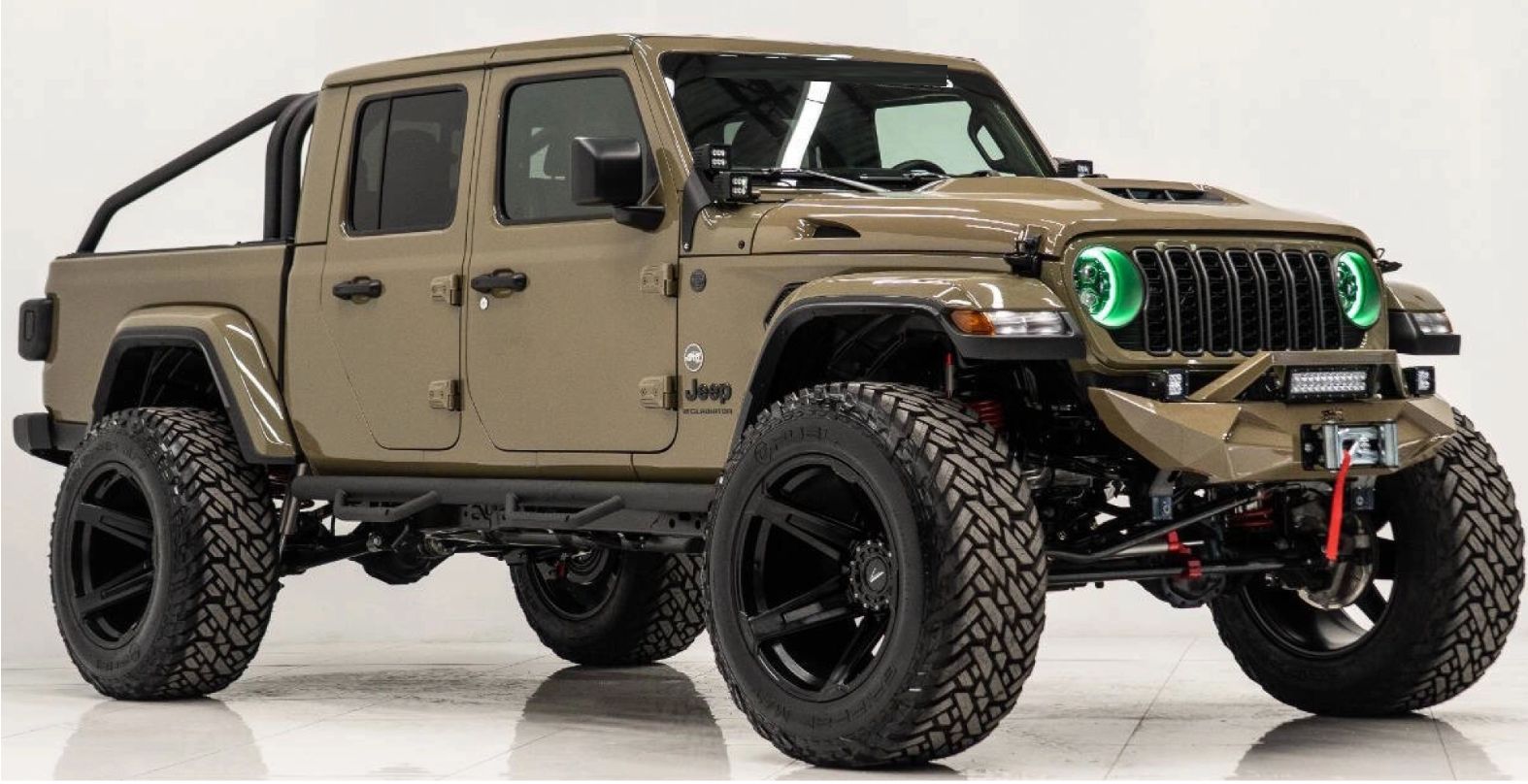 Used 2025 Jeep Gladiator Sport AWD/4WD image 1
