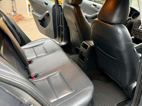 Used 2015 Volkswagen Jetta S image 19