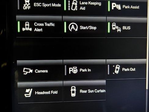 Used 2018 Volvo S90 T6 Inscription image 17