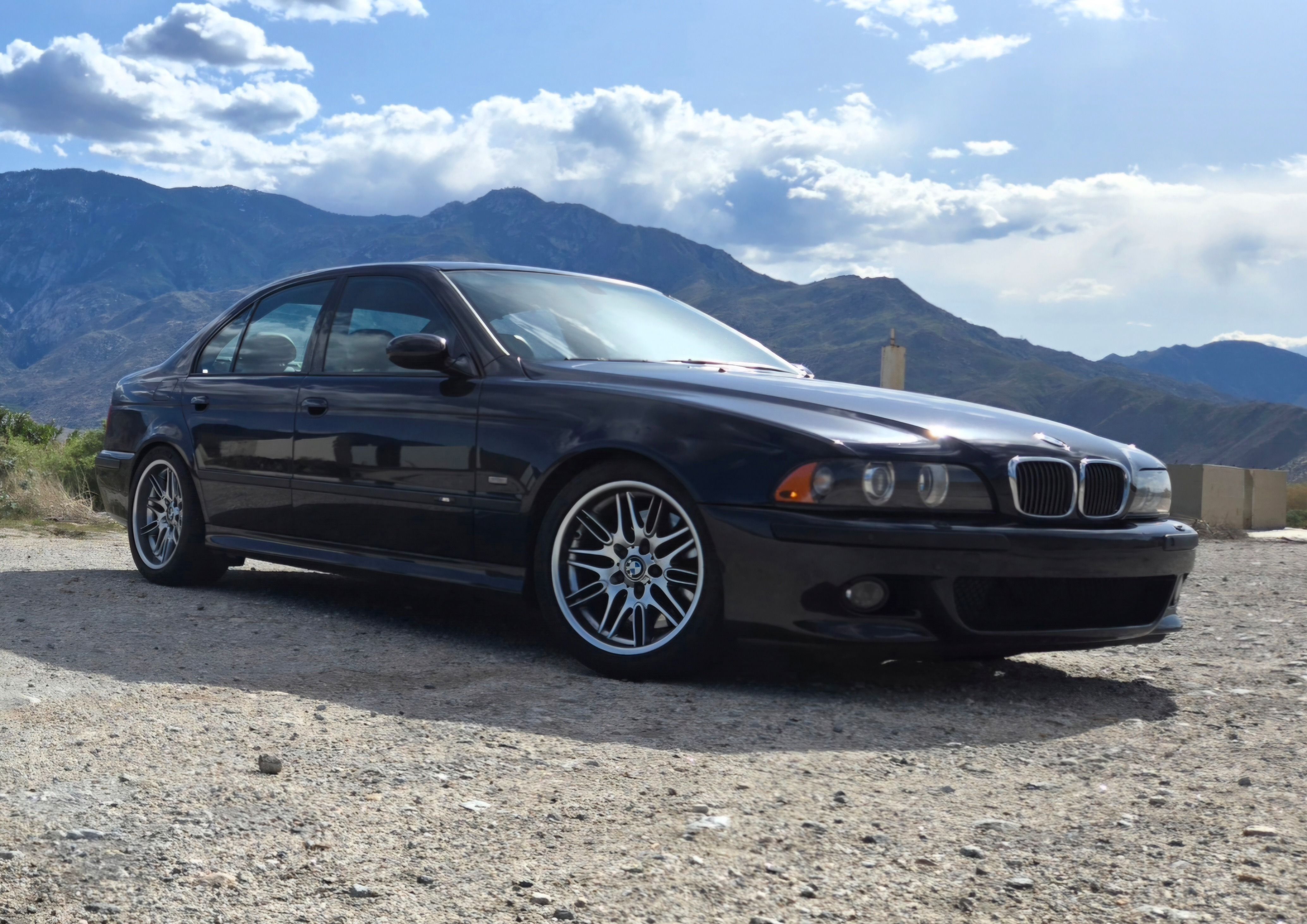 Used 2002 BMW M5 RWD image 1
