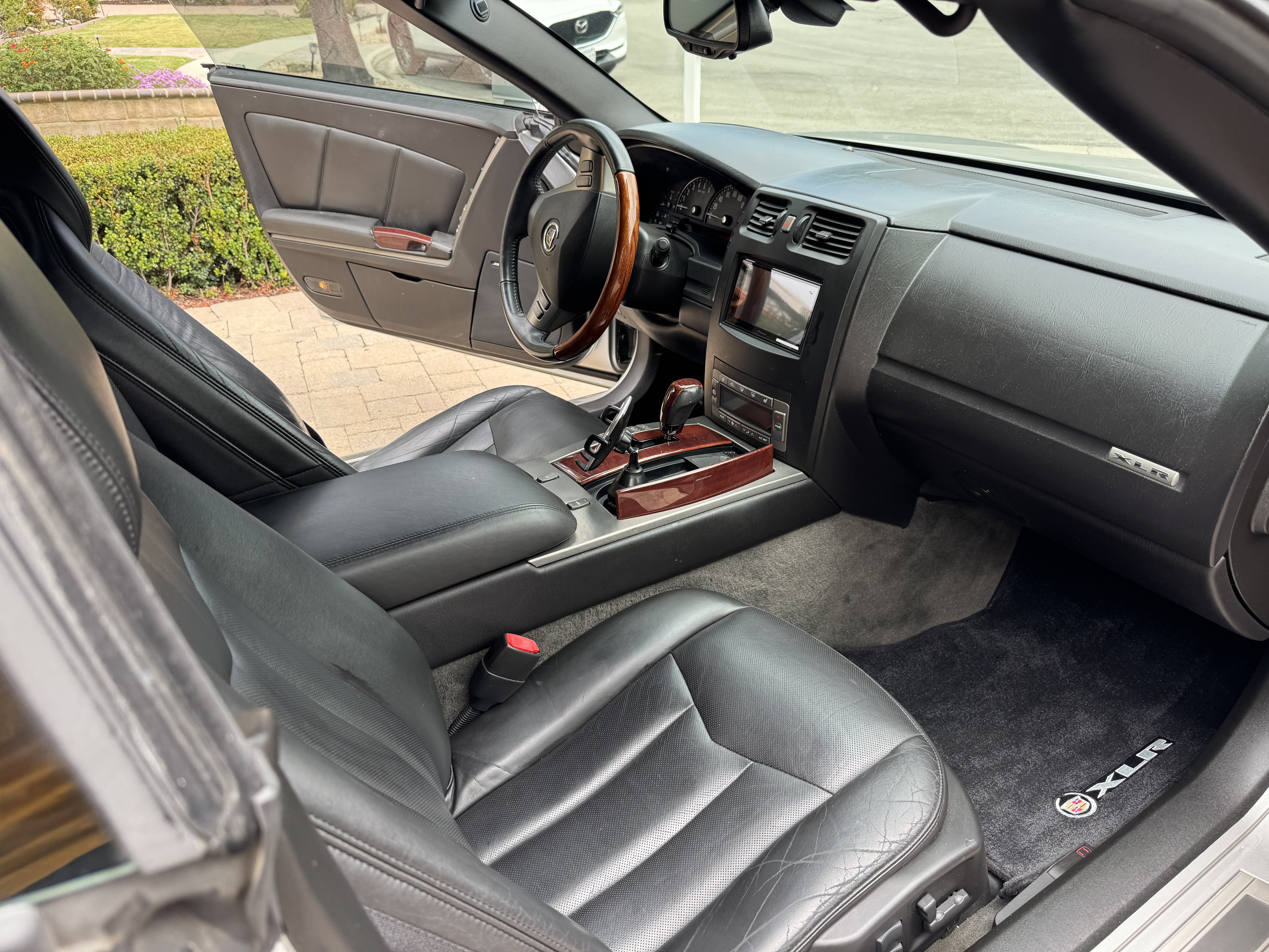 Used 2006 Cadillac XLR RWD image 12
