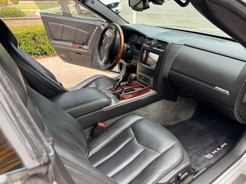 Used 2006 Cadillac XLR image 12