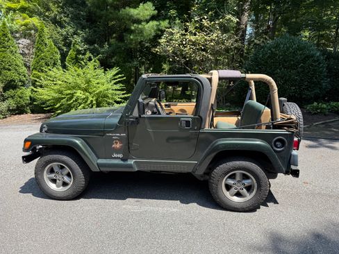 Used 1998 Jeep Wrangler Sahara AWD/4WD image 1