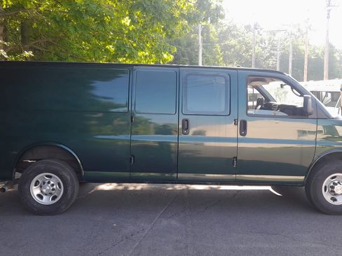 Used 2014 Chevrolet Express 3500 Extended w/ Cold Climate Package image 2