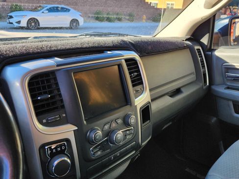 Used 2013 RAM 1500 Classic SLT w/ Remote Start & Security Group image 5