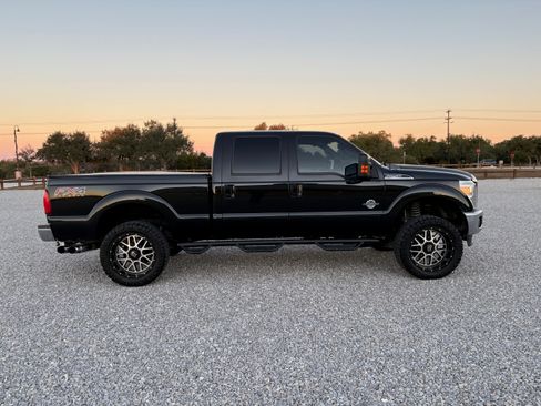 Used 2015 Ford F250 Lariat w/ Lariat Ultimate Package image 11