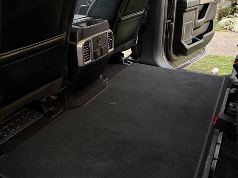 Used 2019 Ford F150 Platinum image 16