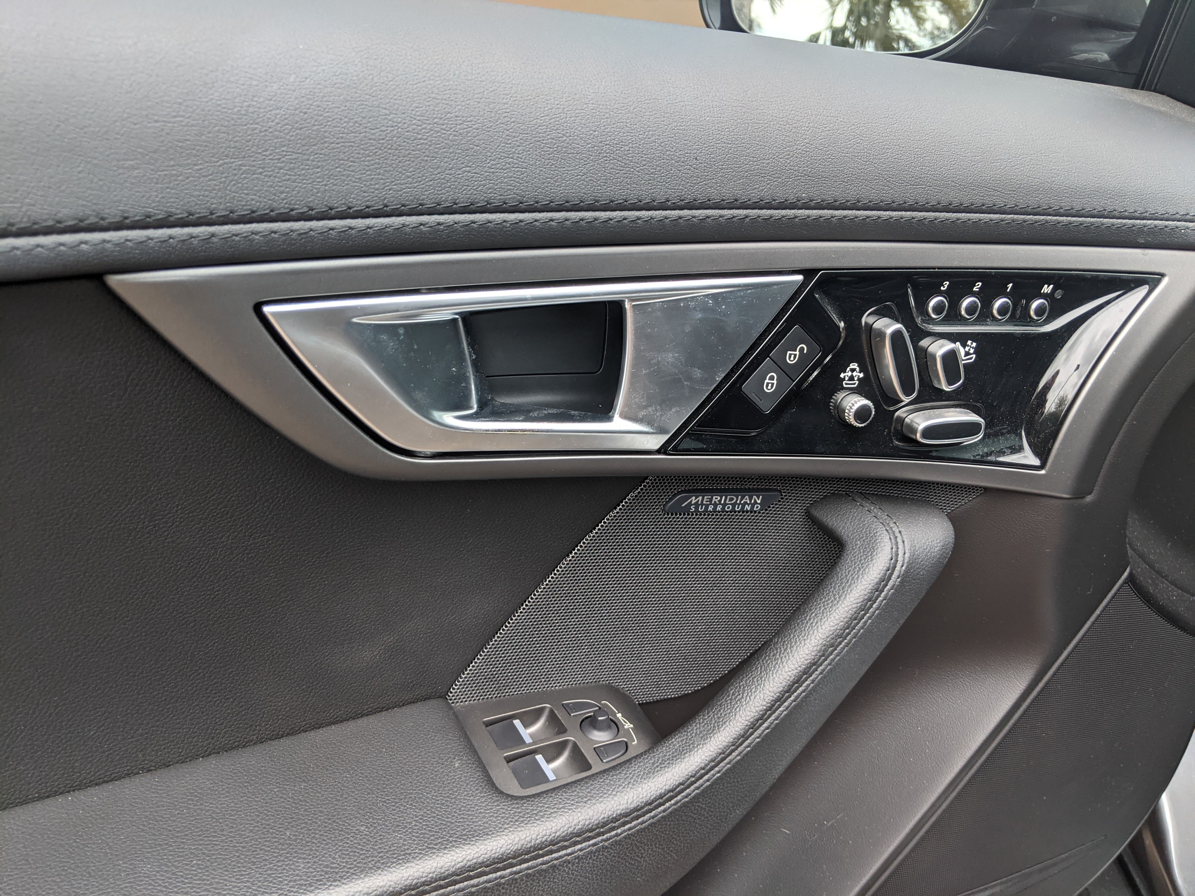 Used 2016 Jaguar F-TYPE Coupe RWD image 14
