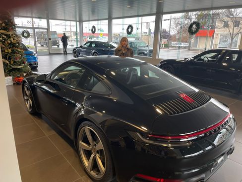 Used 2024 Porsche 911 Carrera T image 4