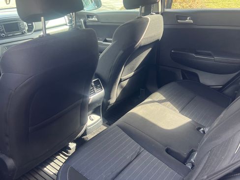 Used 2017 Kia Sportage LX w/ LX Popular Package image 10