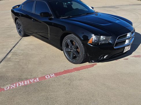 Used 2014 Dodge Charger R/T w/ Wheels & Tunes Group image 4