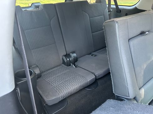 Used 2018 Chevrolet Suburban LS image 5