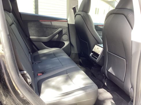 Used 2026 Tesla Model Y Long Range AWD/4WD image 6