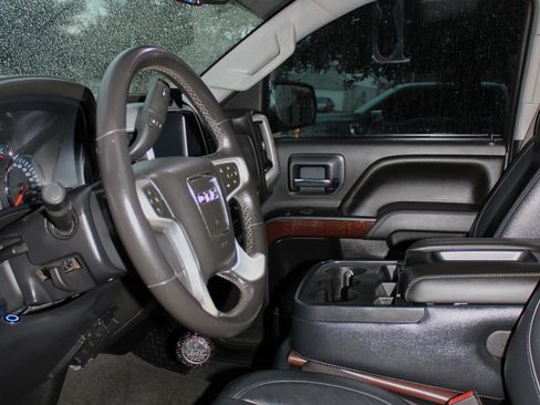 Used 2017 GMC Sierra 1500 SLE w/ SLE Value Package image 10