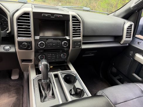 Used 2015 Ford F150 Lariat image 11