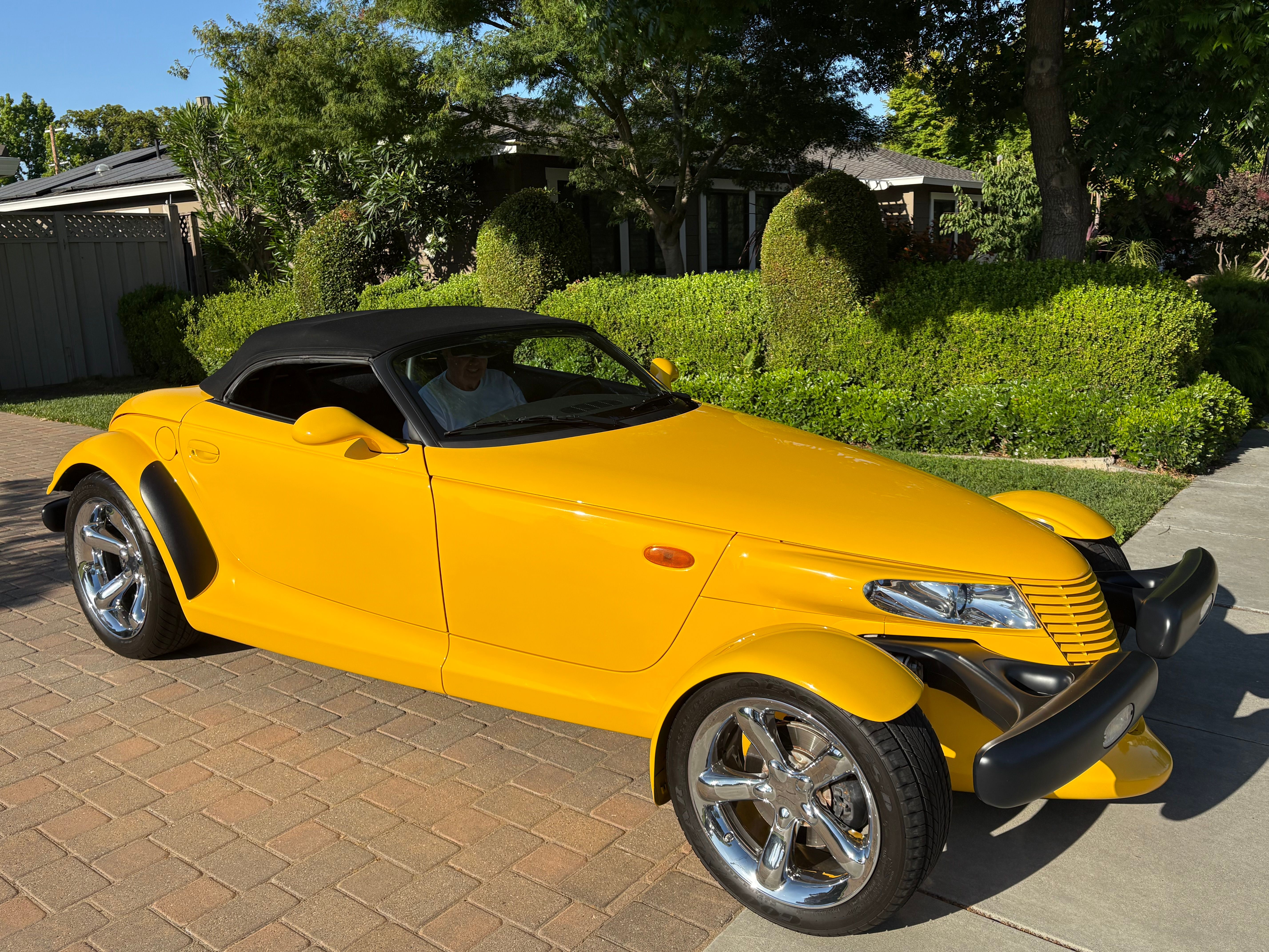 Used 2002 Chrysler Prowler RWD image 12