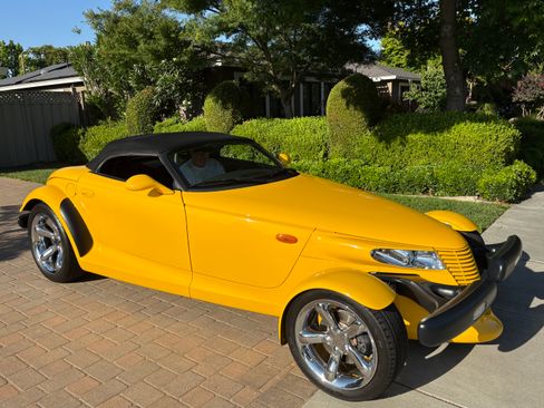 Used 2002 Chrysler Prowler RWD image 10