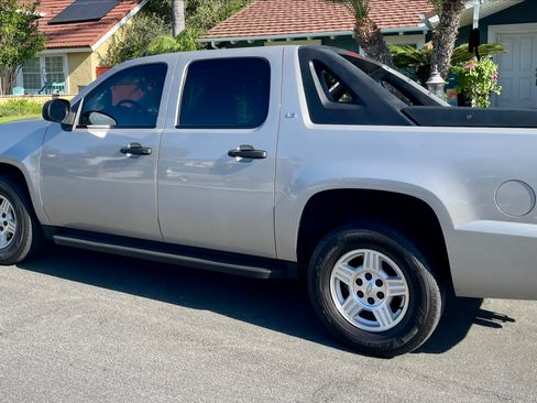 Used 2007 Chevrolet Avalanche LS RWD image 5