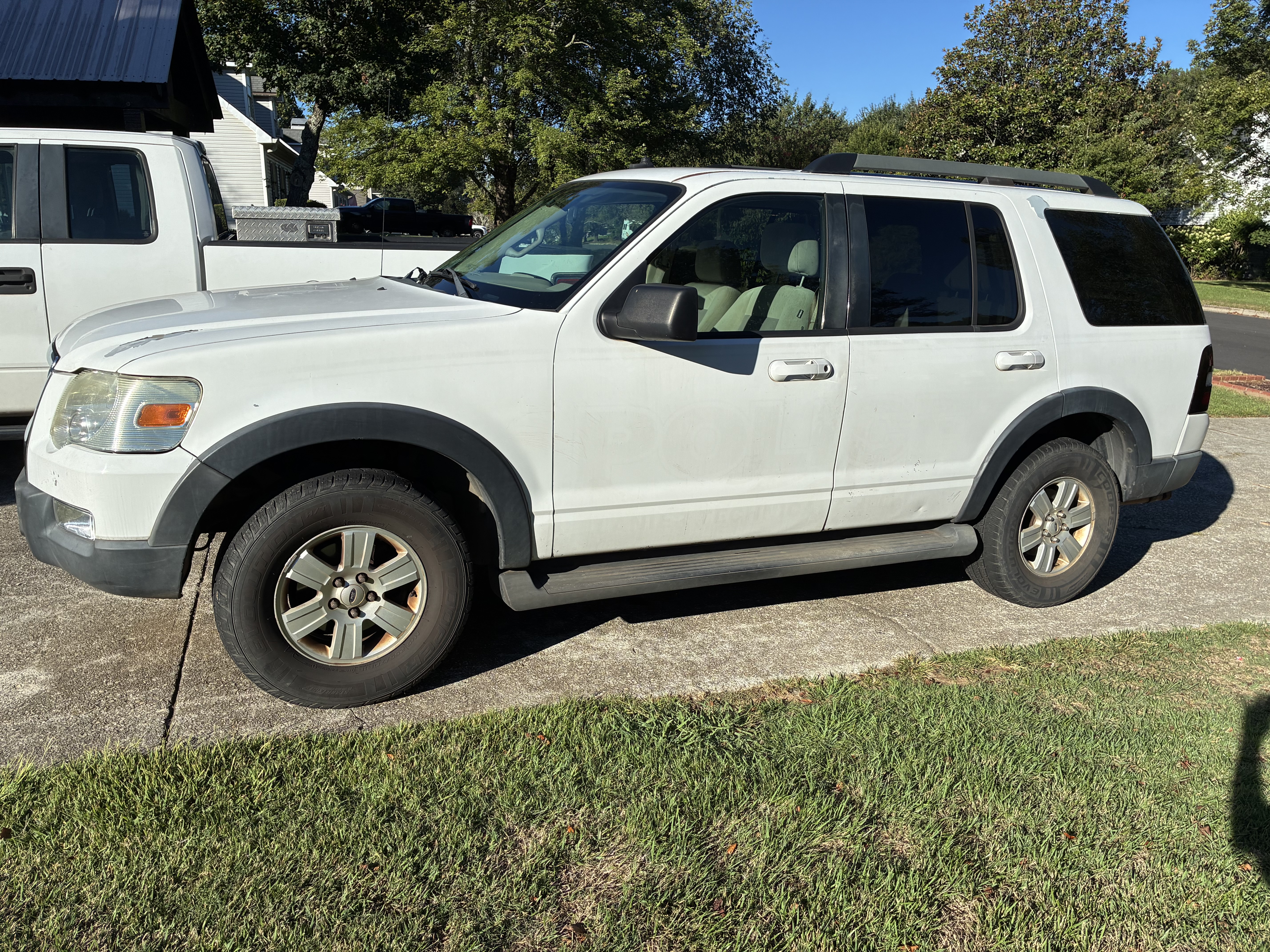 Used 2007 Ford Explorer XLT AWD/4WD image 1