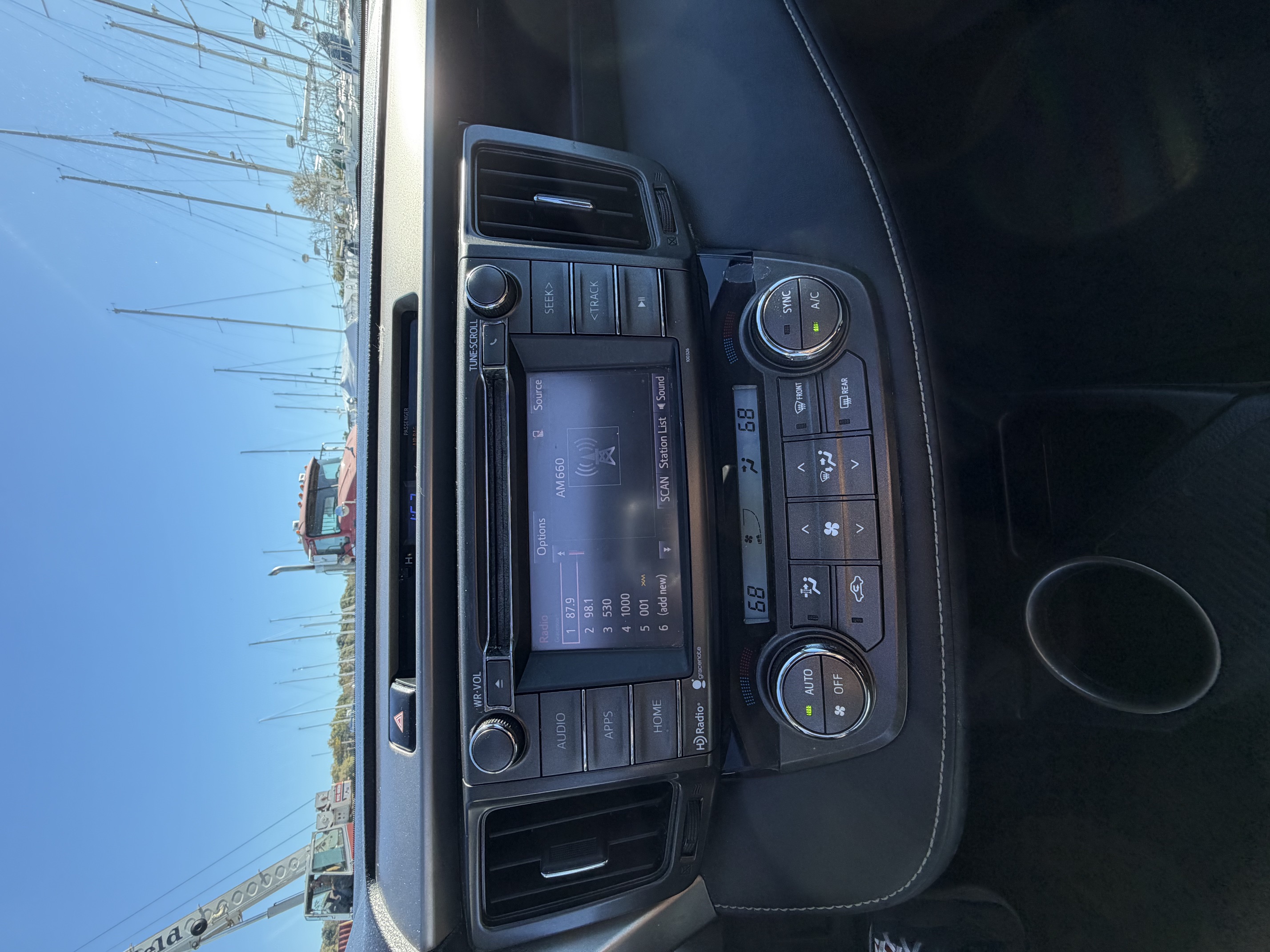Used 2015 Toyota RAV4 XLE FWD image 18