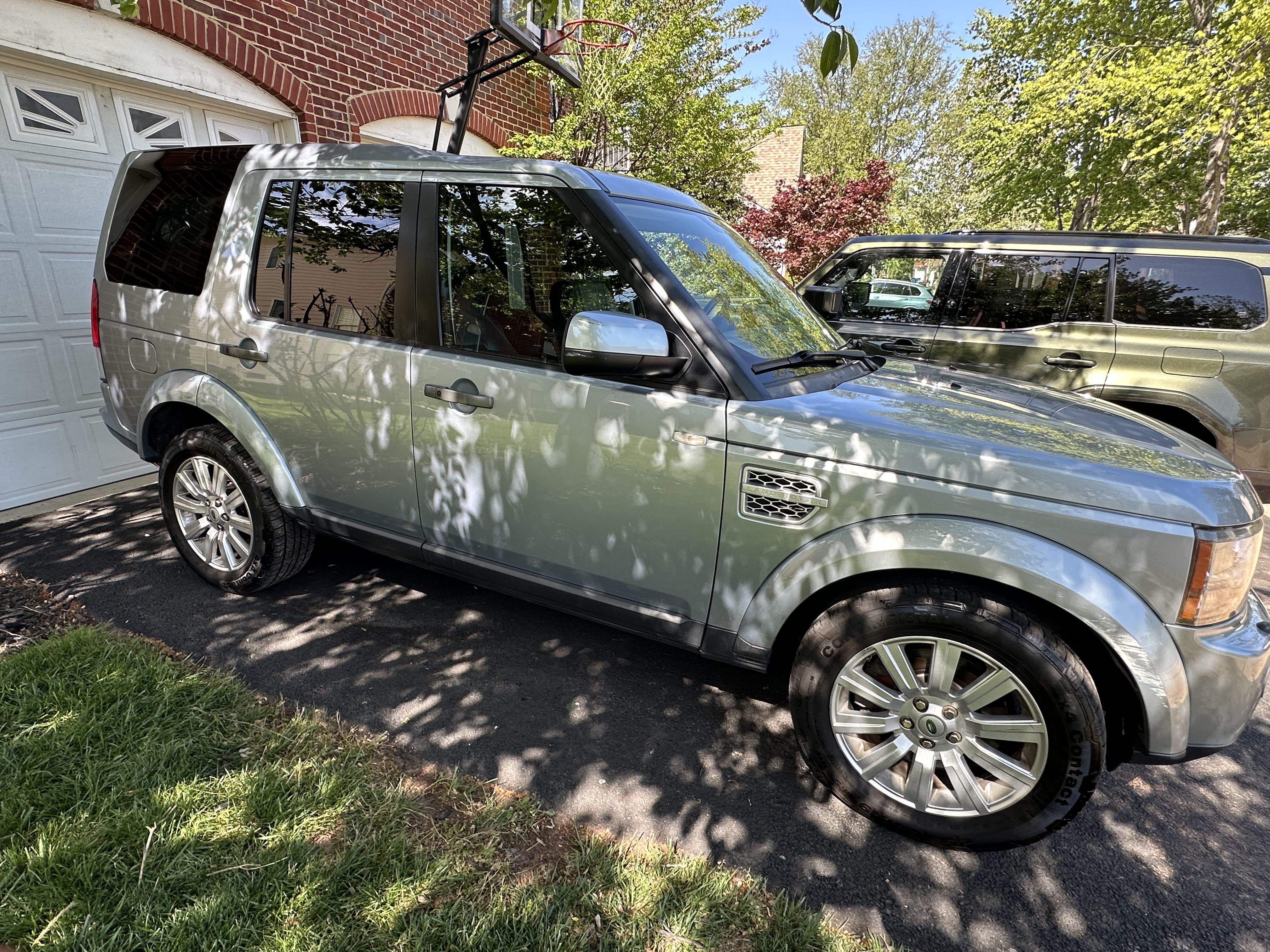 Used 2012 Land Rover LR4 HSE LUX AWD/4WD image 2