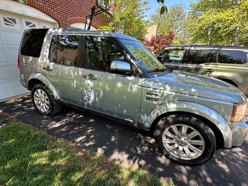 Used 2012 Land Rover LR4 HSE LUX AWD/4WD image 2