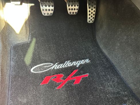 Used 2010 Dodge Challenger R/T image 23