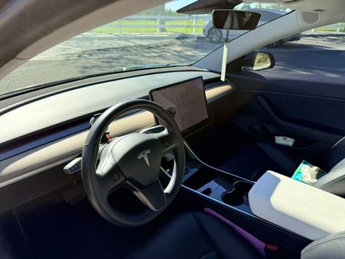 Used 2019 Tesla Model 3 Standard Range Plus image 15