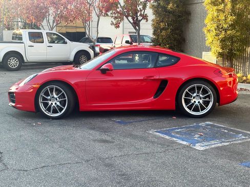 Used 2016 Porsche Cayman image 6
