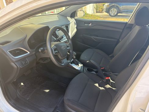 Used 2021 Hyundai Accent SE image 6