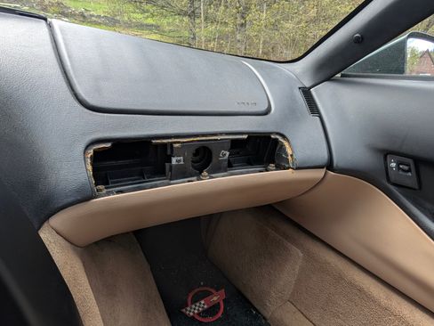 Used 1994 Chevrolet Corvette Coupe RWD image 11