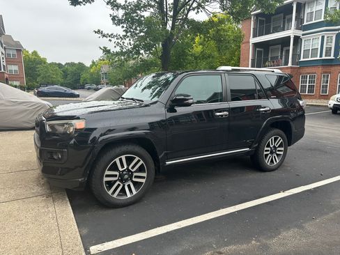 Used 2014 Toyota 4Runner Limited AWD/4WD image 2
