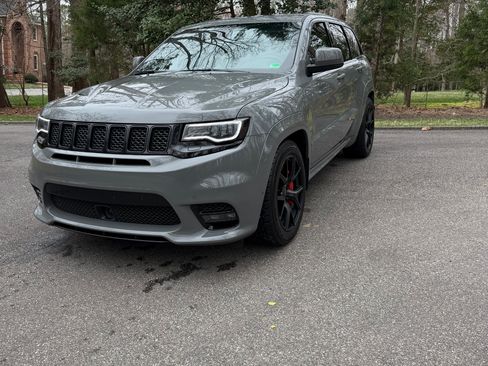 Used 2020 Jeep Grand Cherokee SRT image 6