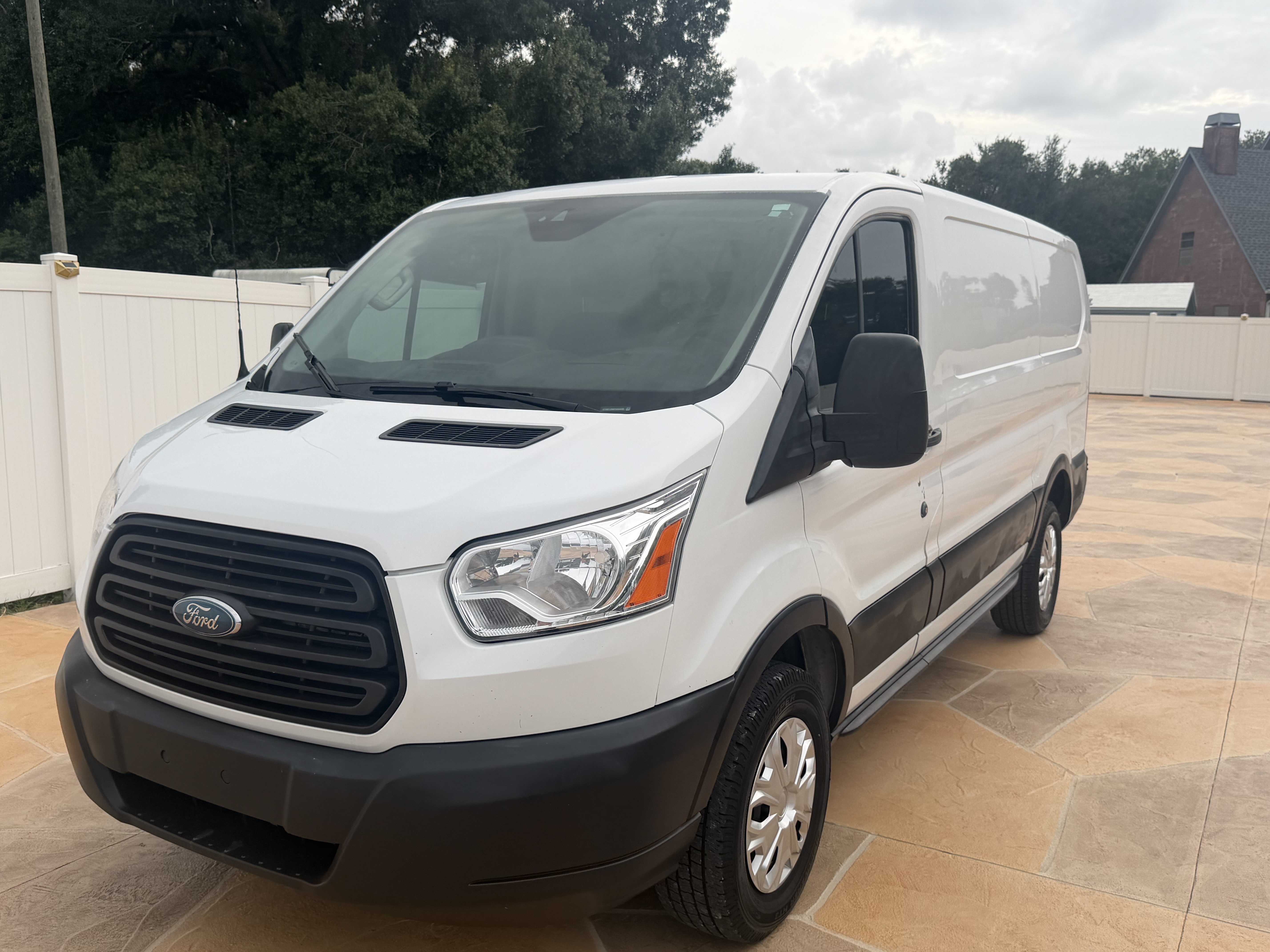 Used 2015 Ford Transit 250 130 Low Roof RWD image 14