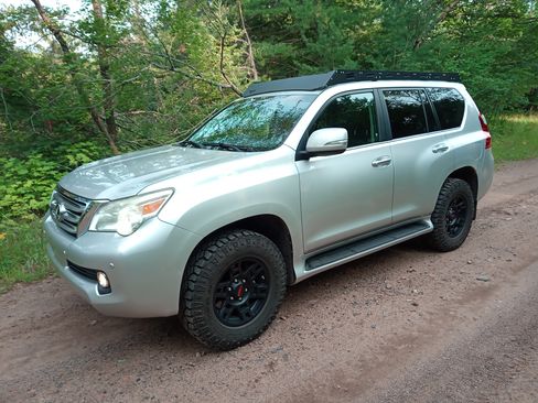 Used 2010 Lexus GX 460 image 1