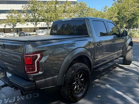 Used 2019 Ford F150 Raptor w/ Equipment Group 802A Luxury AWD/4WD image 12
