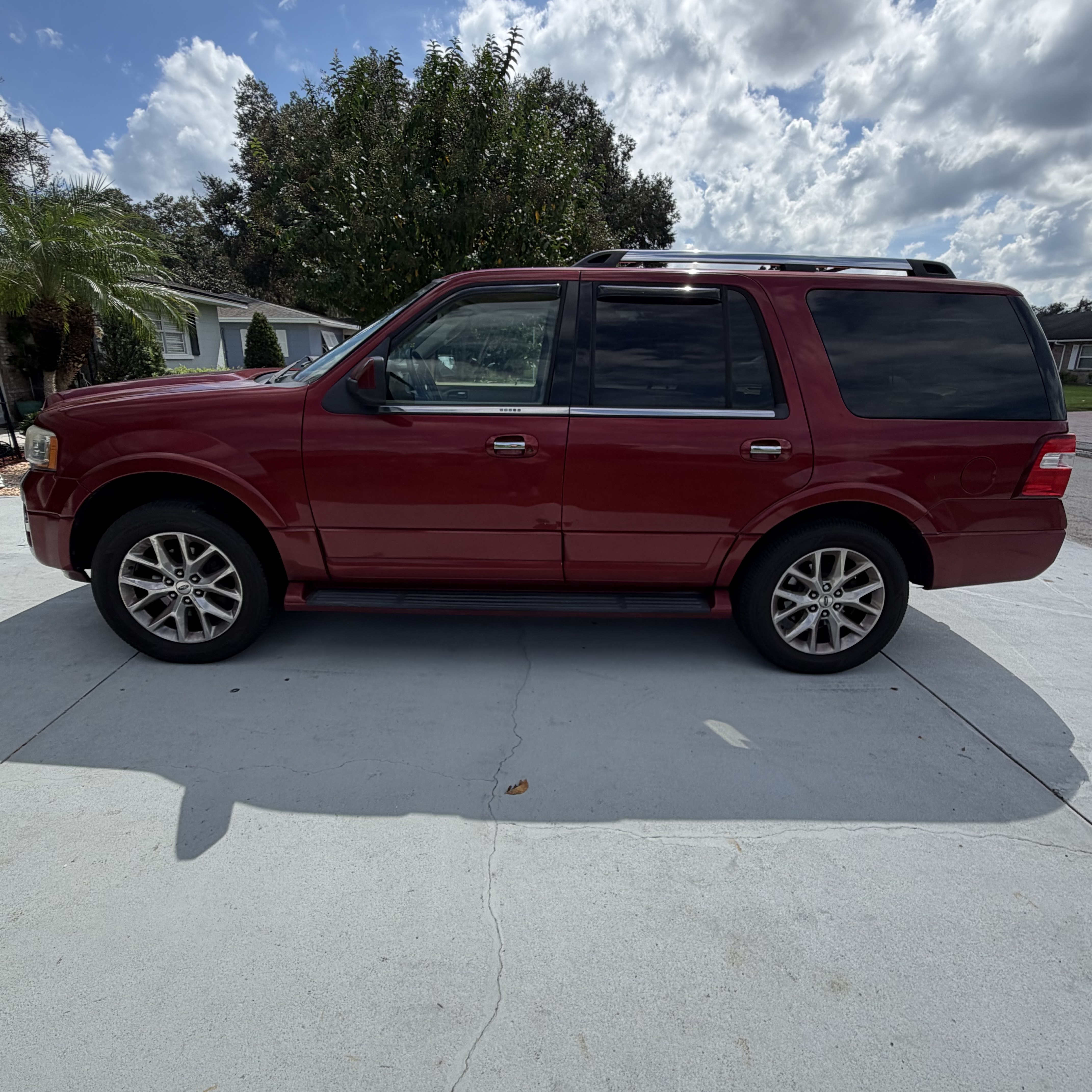 Used 2015 Ford Expedition Limited RWD image 4