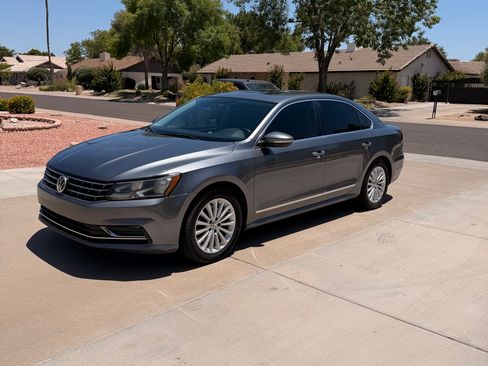 Used 2017 Volkswagen Passat 1.8T SE FWD image 6