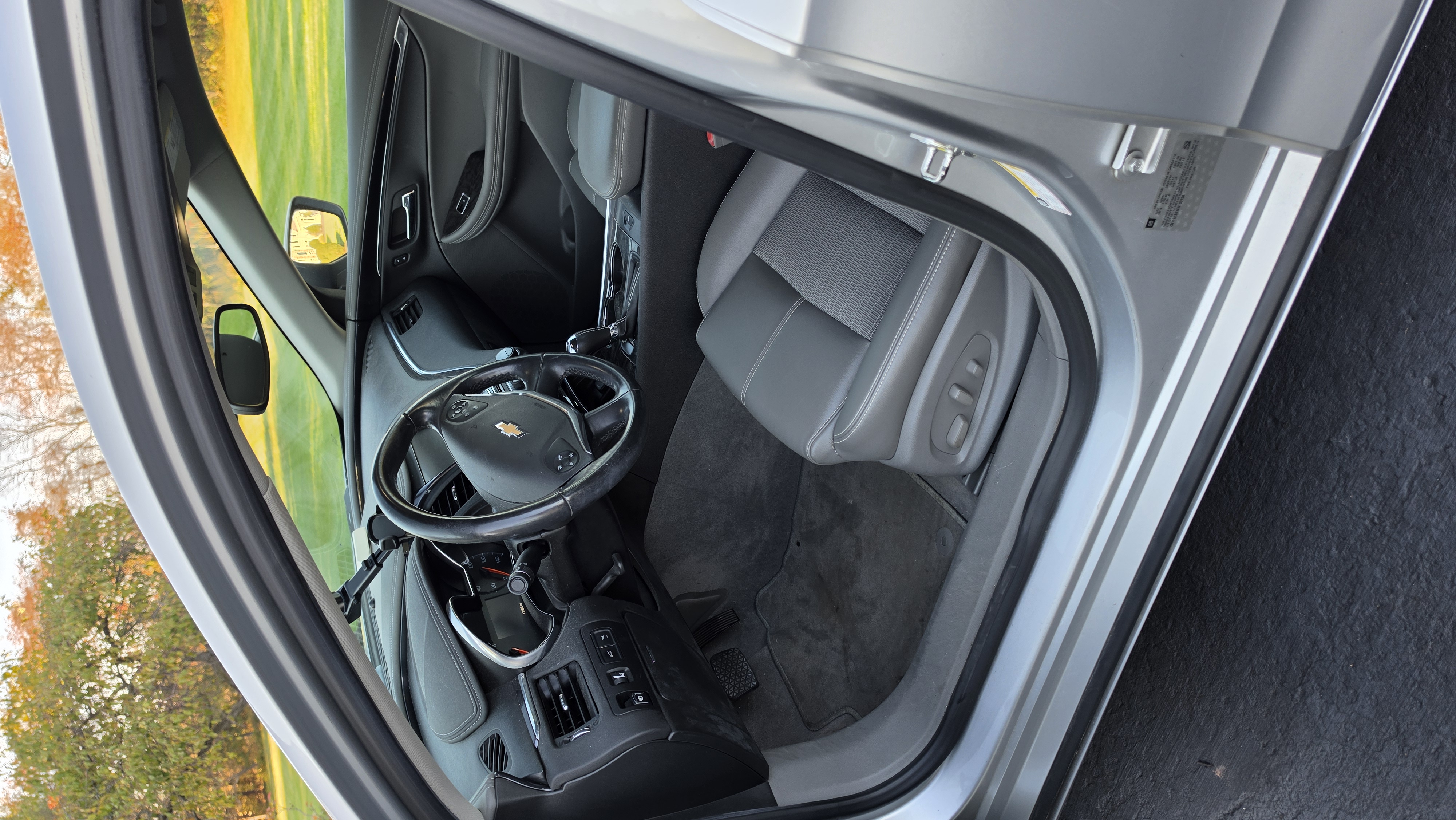 Used 2015 Chevrolet Impala LT w/ Convenience Package FWD image 6
