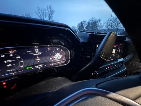 Used 2025 GMC Sierra 2500 SLT w/ X31 Off-Road Package image 20