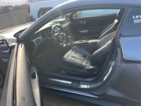 Used 2022 Ford Mustang Premium image 5