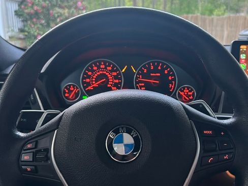 Used 2017 BMW 330i xDrive Sedan AWD/4WD image 16