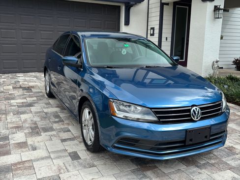 Used 2017 Volkswagen Jetta S image 2