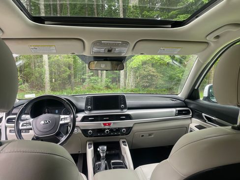 Used 2020 Kia Telluride S FWD image 10