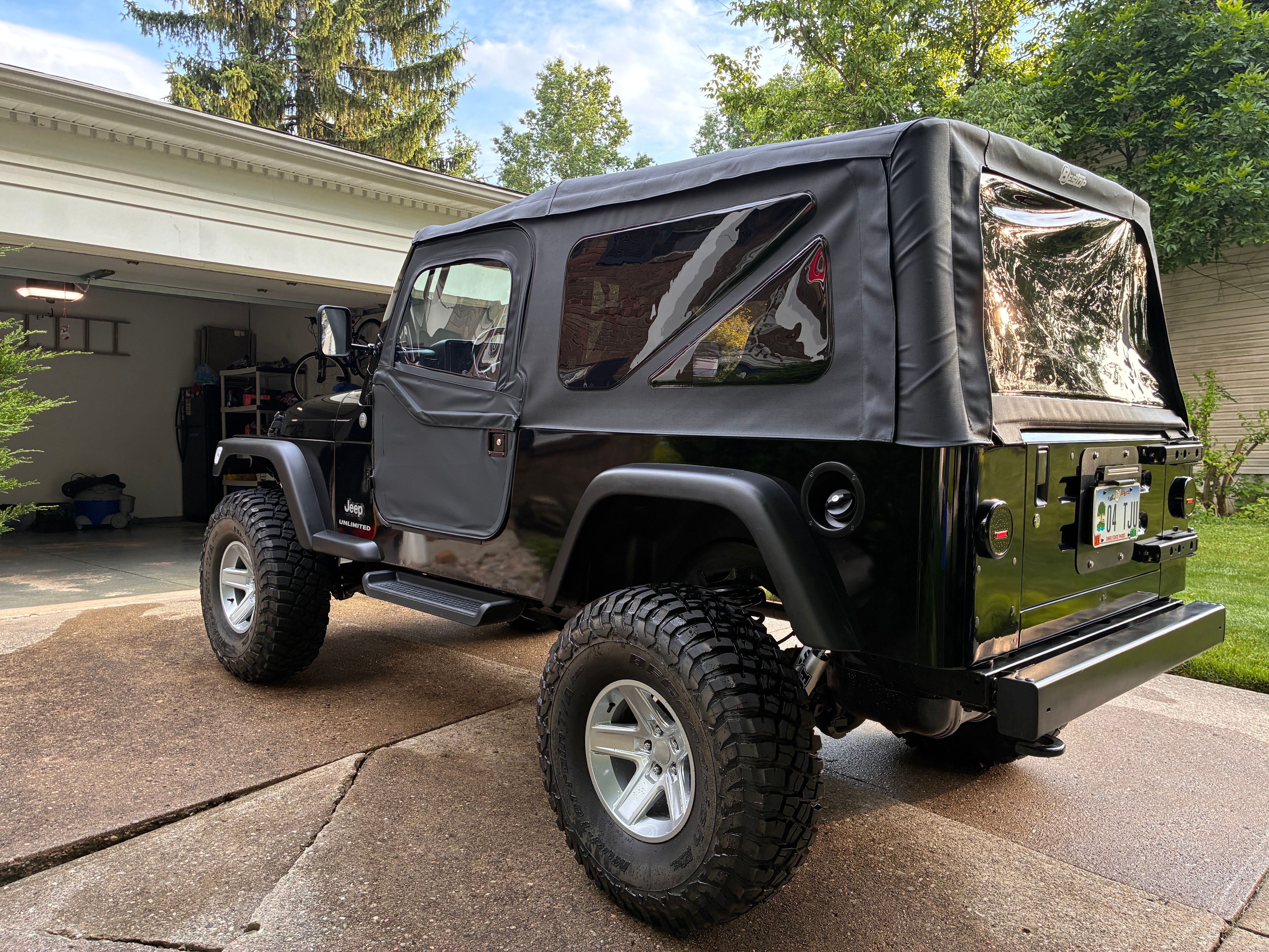 Used 2004 Jeep Wrangler 4WD image 9