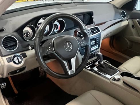 Used 2014 Mercedes-Benz C 250 Sedan image 8