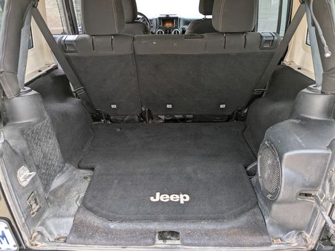 Used 2014 Jeep Wrangler Unlimited Sahara w/ Connectivity Group image 12